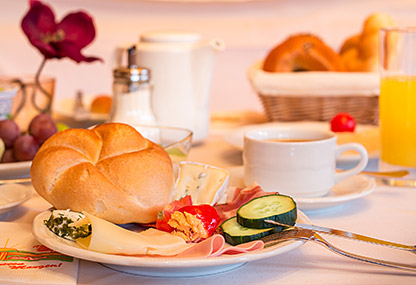 Haus Sonnenseitn - Neustift im Stubaital - Apartment - Ferienwohnung - Zimmer-Frühstück